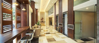 J7 Plaza Hotel