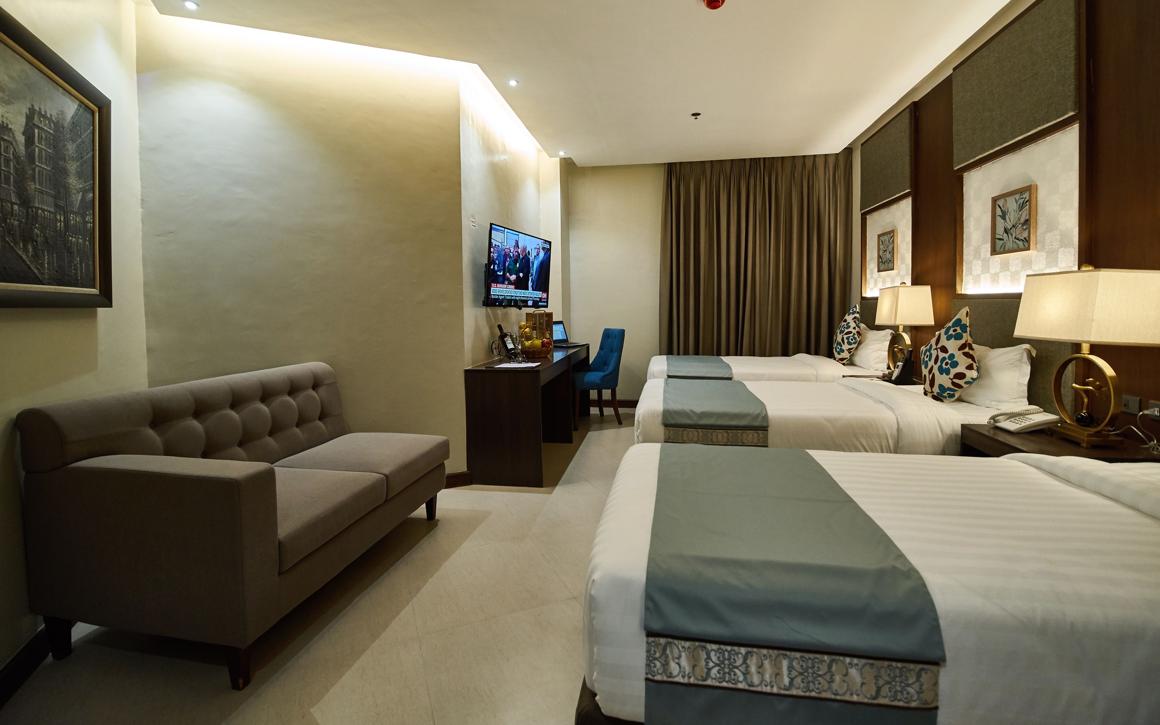 family room | 1 bedroom, desk, soundproofing, free wifi