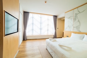 Deluxe Double Room | Premium bedding, minibar, in-room safe, desk