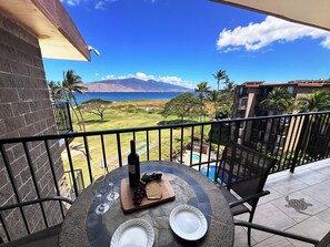 Outdoor dining - *OCEANFRONT*Exceptional*UPGRADES 2 Bed / 2 Bath (Kihei)