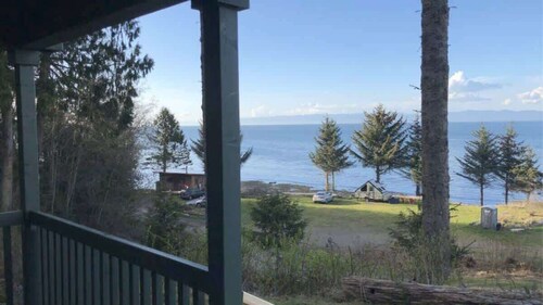 Hillcrest Olympic Beach Cabin on the Strait of Juan De Fuca