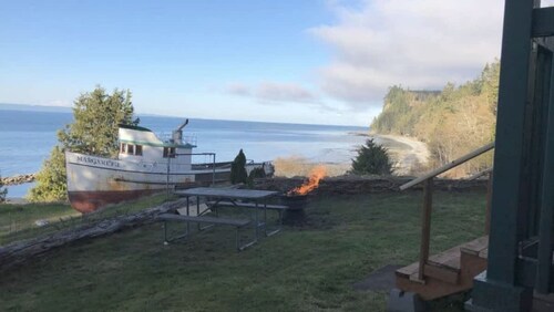 Hillcrest Olympic Beach Cabin on the Strait of Juan De Fuca
