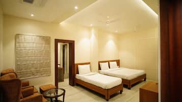 Habitación ejecutiva | 1 dormitorio, ropa de cama de alta calidad, escritorio