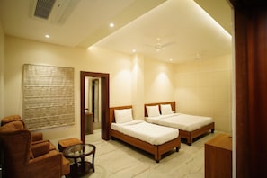 Deluxe Double or Twin Room, 1 Double Bed, Smoking, City View | Premium bedding, desk, soundproofing, iron/ironing board