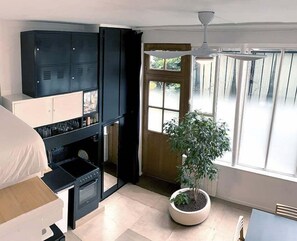 Interior - Atelier d'artiste / artist loft / 35m2 (Paris)