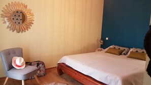 2 bedrooms, iron/ironing board, free WiFi, bed sheets