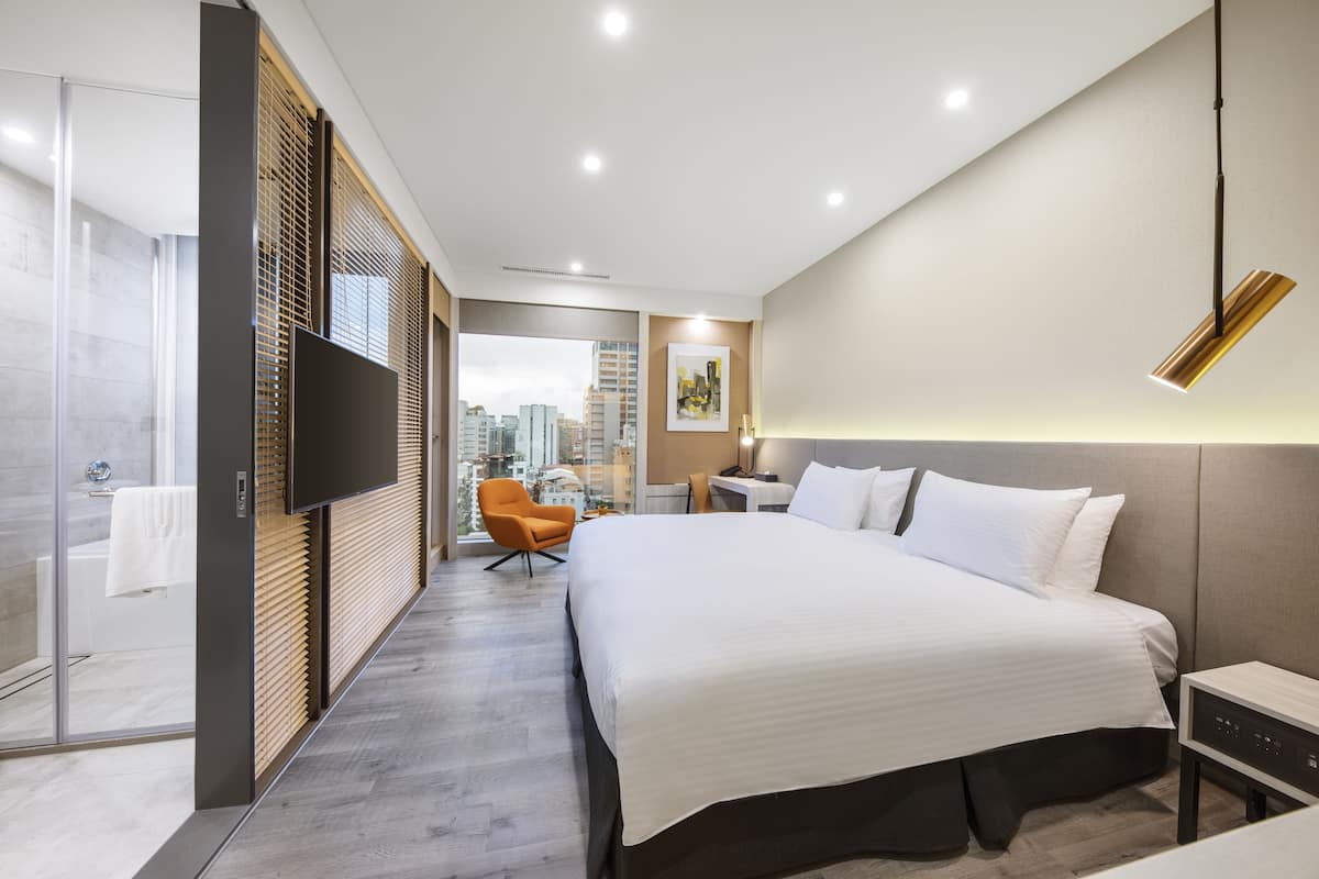 Chambre Double Affaires, 1 très grand lit (2F-6F)