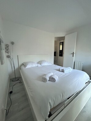 2 makuuhuonetta, vuodevaatteet