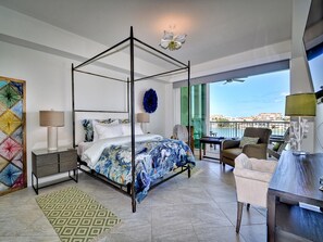 3 bedrooms, iron/ironing board, Internet, bed sheets