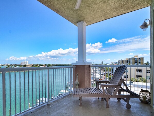 Terrace/patio - Sandpiper's Cove 503 Sandpiper's Cove Waterfront 3 Bedroom 2 Bathroom (Clearwater Beach)