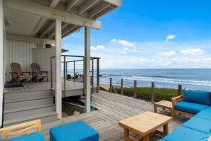 Terrace/patio - Oceanfront Escape: 4 BR, 3 BA Condominium in San Simeon, Sleeps 10 (San Simeon)