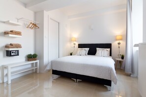 Standard-dobbeltværelse - 1 queensize-seng - udsigt til have (4) | Pengeskab på værelset, individuelt design, individuel indretning