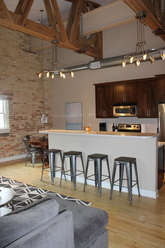 2 BD/2BA Modern Condo in the Historic Downtown Armory