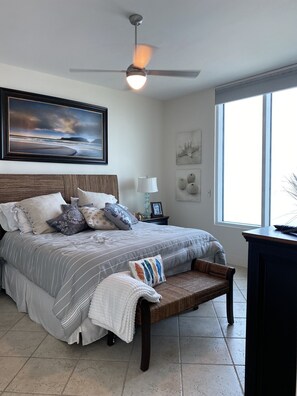 3 bedrooms, iron/ironing board, free WiFi, bed sheets - Beautiful, Amazing Views! (South Padre Island)