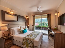 Minibar, escritorio, tabla de planchar con plancha y wifi gratis 