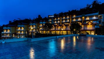 บริเวณภายนอก