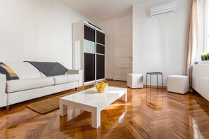 Living room - Downtown Zagreb Apartments (Zagreb)