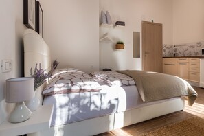 Studio (Dordiceva 22) | Blackout curtains, soundproofing, iron/ironing board, free WiFi - Downtown Zagreb Apartments (Zagreb)