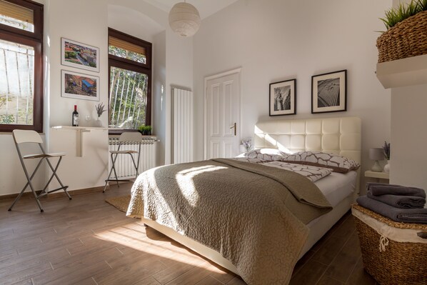 Blackout curtains, soundproofing, iron/ironing board, free WiFi - Downtown Zagreb Apartments (Zagreb)