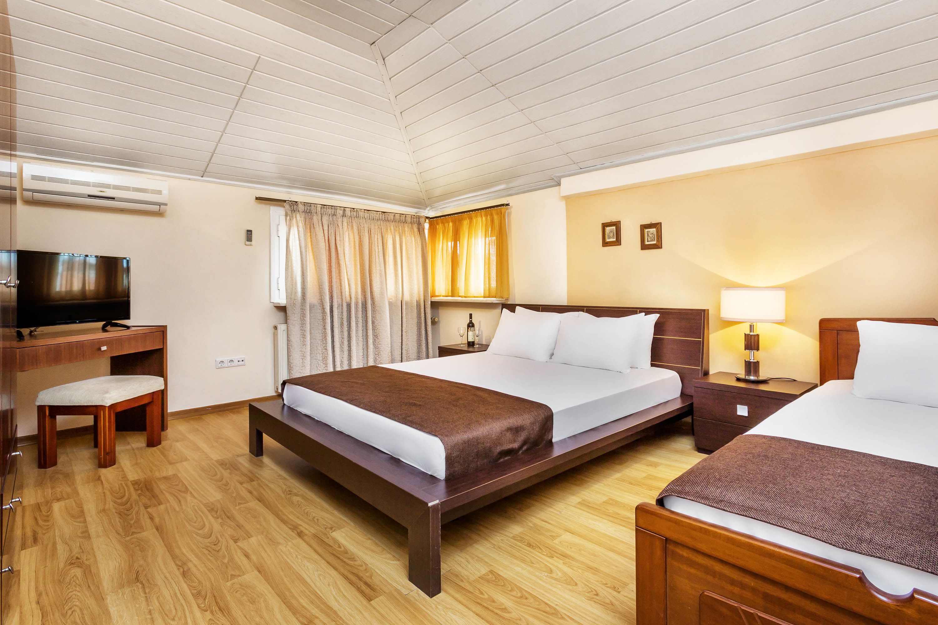 Familierom, 2 soverom | Wi-fi (inkludert) og sengetøy