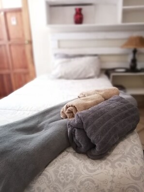 Kamar Twin | Meja kerja, setrika/meja setrika, dan tempat tidur bayi (biaya tambahan)