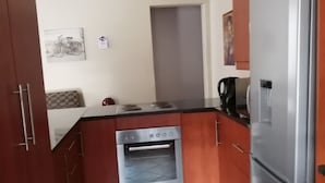Comfort-Apartment | Eigene Küche | Kühlschrank, Mikrowelle, Wasserkocher, Kochgeschirr/Geschirr/Besteck