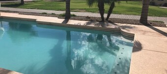 Kodikas vierastalo North Peoria, Arizonassa 700 neliöjalkaa