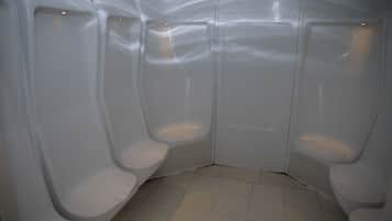 Soins corporels, soins d'aromathérapie, massages des tissus profonds