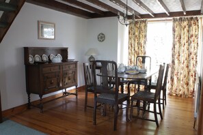 Dining -  Tranquil Period Cottage On The Edge Of Tideswell, 5 mins stroll to centre.  (Tideswell)