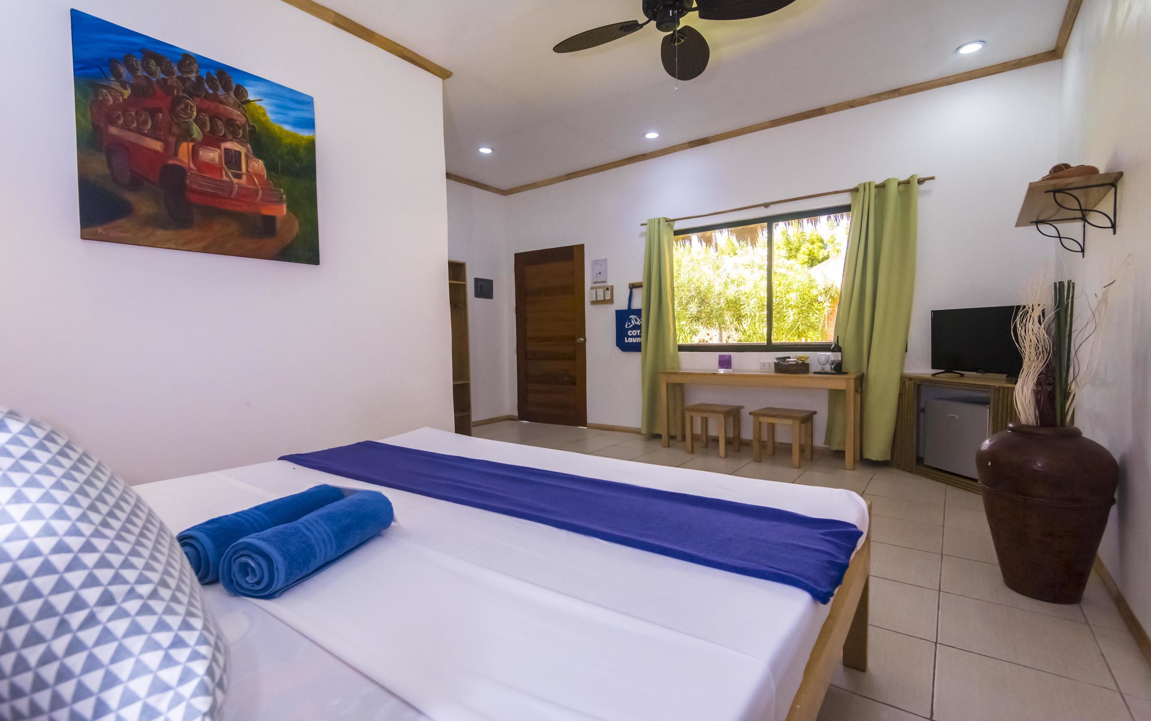 deluxe cottage | in-room safe, rollaway beds, free wifi, bed sheets