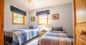 3 bedrooms, iron/ironing board, bed sheets