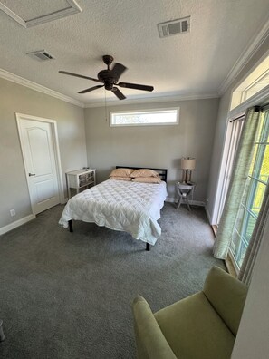 3 عدّة غرف نوم ومكواة/لوح كي وواي فاي مجانًا وملاءات أسرّة