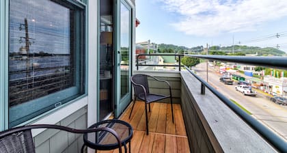 The Best Views of Grand Haven Channel & Lake Michigan from Brezza Di Lago 11