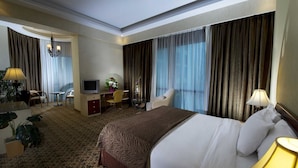 Blackout curtains, soundproofing, free WiFi, bed sheets - Excelsior Luxury Apartments (Manama)