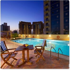 Outdoor pool - Excelsior Luxury Apartments (Manama)