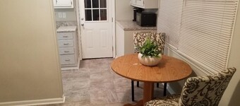 Great location! 5 min. to Downtown, Medical District, and the Masters.
