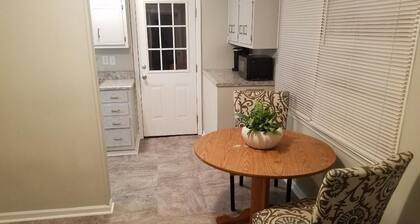 Great location! 5 min. to Downtown, Medical District, and the Masters.