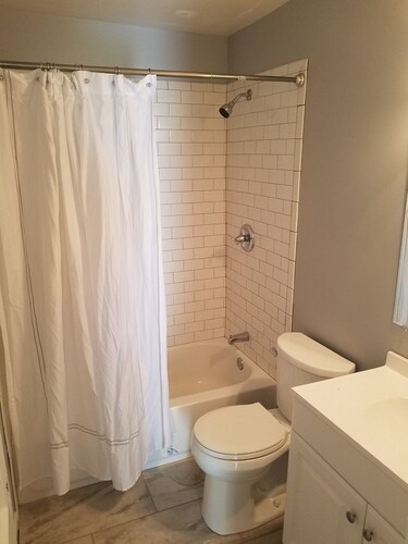 Great location! 5 min. to Downtown, Medical District, and the Masters.