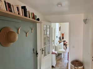 Interior - Very bright, spacious air-conditioned house with terraces and 180° sea view SPA (Sari-Solenzara)