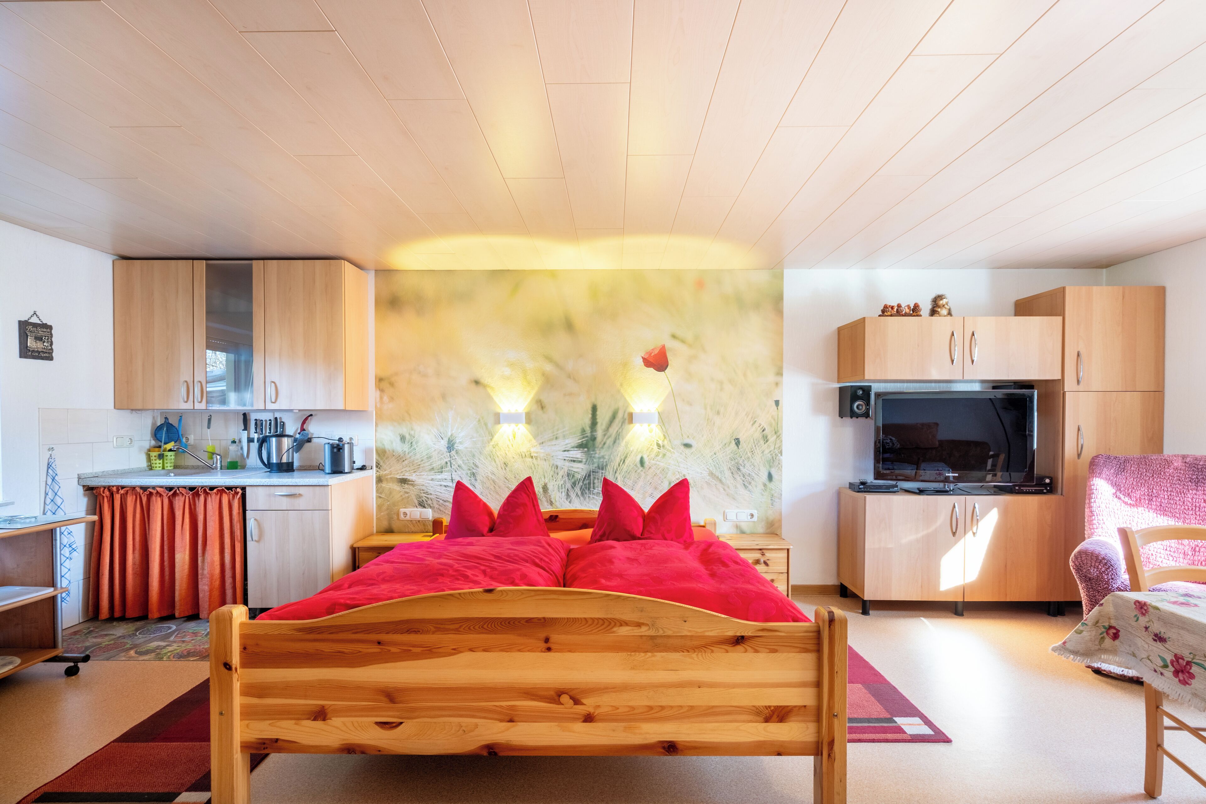 1 bedroom, iron/ironing board, travel crib, WiFi