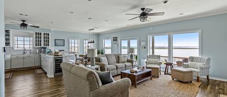 Smart-tv, videospelletjes, een dvd-speler en boeken