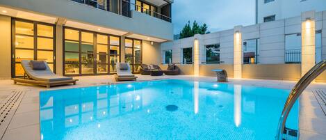 Seasonal outdoor pool