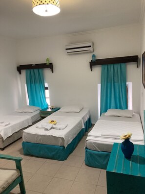 Standard Quadruple Room | Free WiFi, bed sheets - Can Hotel (Bodrum)