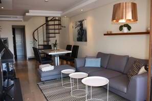 TV, DVD player - 116 - Penthouse with Private Pool near beach (Estepona)
