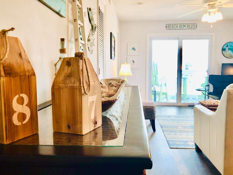 Come L@@k!! Beautiful Condo Across The Street From The Ocean!!! - Murrells Inlet, SC