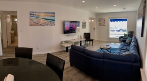Smart TV, videojuegos, libros y biblioteca musical 