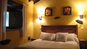 2 quartos, ferros/tábuas de passar roupa, berço de viagem