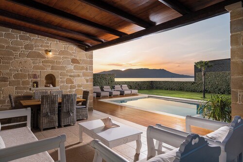 Luxury Villa Posidonia with Pool Only 35 Metres From The beach