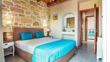 3 bedrooms, in-room safe, desk, iron/ironing board