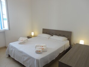 Apartment, 3 Bedrooms | Cribs/infant beds, rollaway beds - VersoSud - Appartamento Posto Rosso 05 (Alliste)